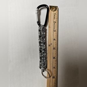 Paracord‎ Carabiner Keychain